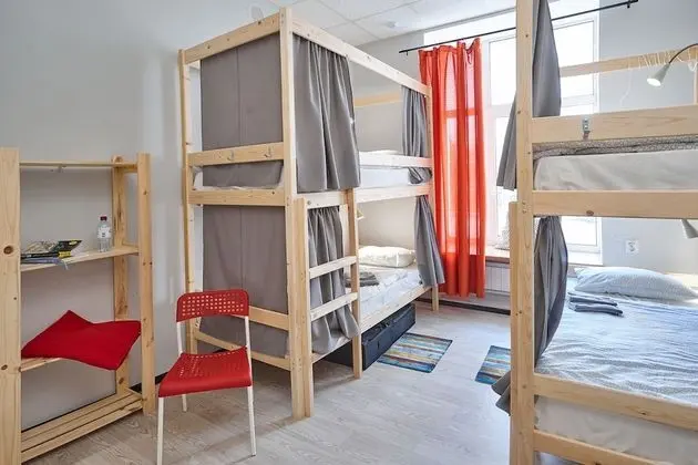Economy Ortak Ranzalı Oda, Karma Ranzalı Oda (Bed in 6-Bed Mixed Dormitory) (Red)
