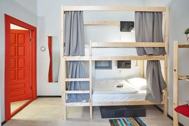 Economy Ortak Ranzalı Oda, Karma Ranzalı Oda (Bed in 6-Bed Mixed Dormitory) (Red)