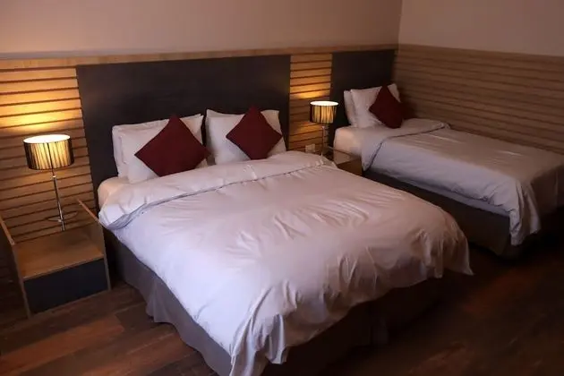 Üç Kişilik Oda, Kanal Manzaralı