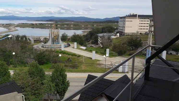 Üç Kişilik Oda, Kanal Manzaralı