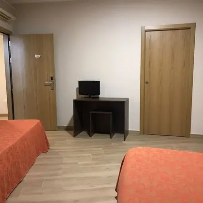 Tek Büyük veya İki Ayrı Yataklı Oda