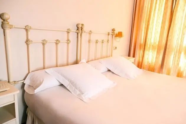 Classic Tek Büyük Yataklı Oda