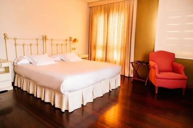 Classic Tek Büyük Yataklı Oda