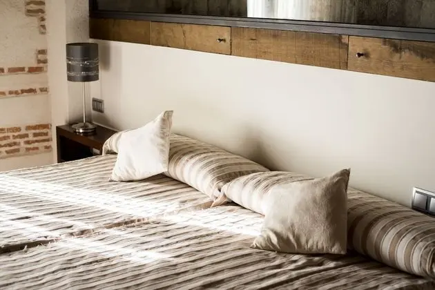 Büyük Yataklı Tek Kişilik Oda