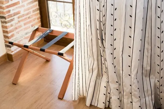 Büyük Yataklı Tek Kişilik Oda