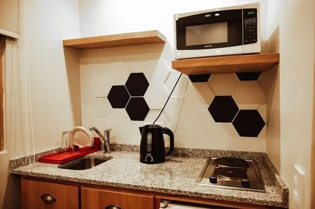 Standard Tek Büyük veya İki Ayrı Yataklı Oda, Küçük Mutfak