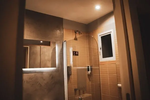 Standard Tek Büyük veya İki Ayrı Yataklı Oda, Küçük Mutfak