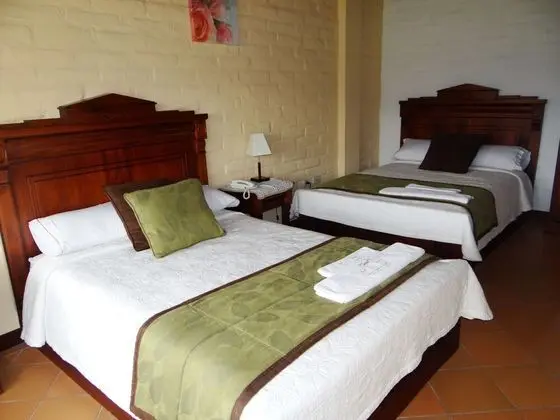 Traditional Dört Kişilik Oda, 2 Büyük (Queen) Boy Yatak