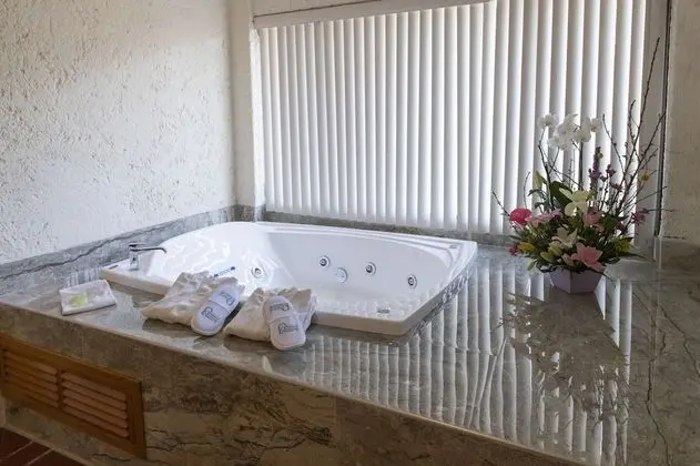 Jacuzzi Terrace Suite