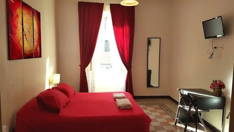 İki Ayrı Yataklı Oda, Ortak Banyo