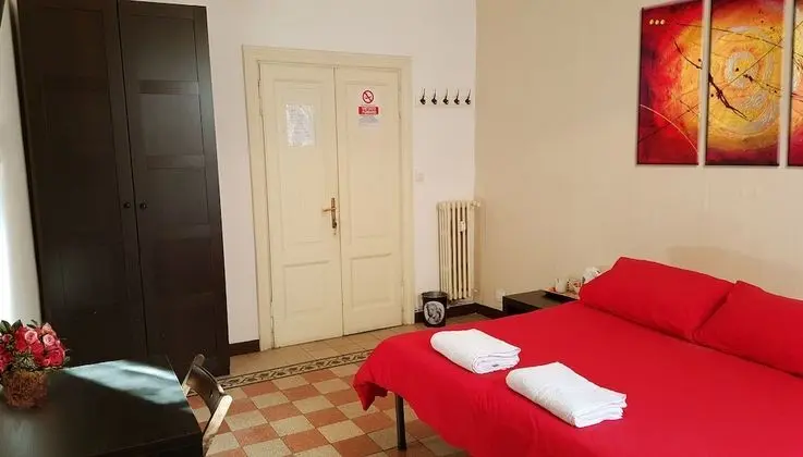 İki Ayrı Yataklı Oda, Ortak Banyo