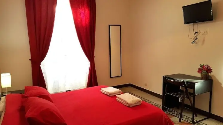 İki Ayrı Yataklı Oda, Ortak Banyo