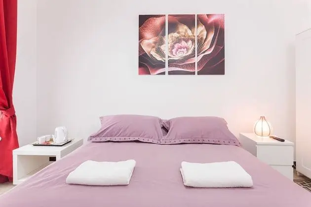 İki Ayrı Yataklı Oda, Ortak Banyo