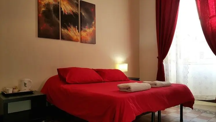 İki Ayrı Yataklı Oda, Ortak Banyo