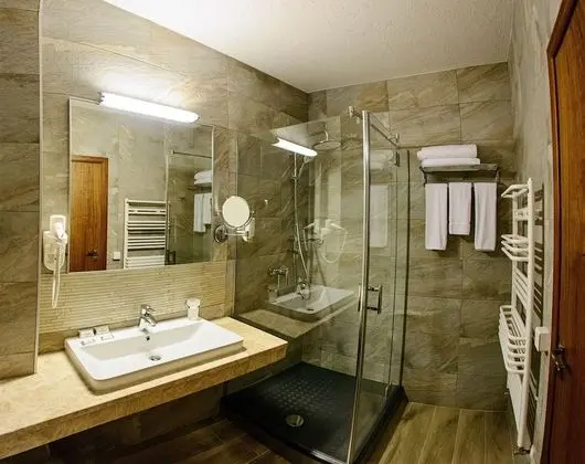 Comfort Oda, 1 En Büyük (King) Boy Yatak, Engellilere Uygun, Dağ Manzaralı