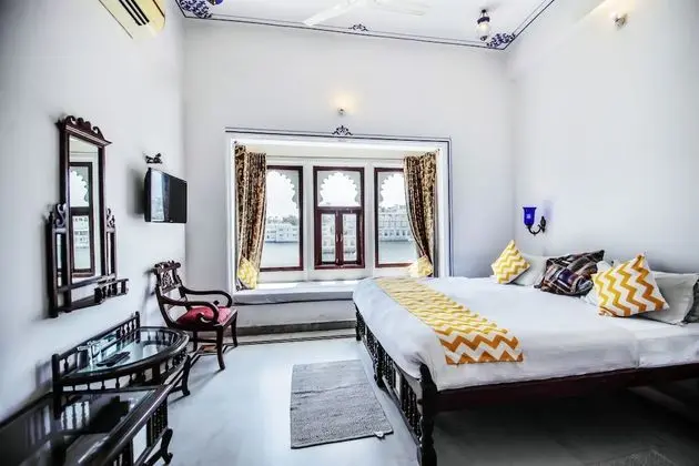 Premium Lake View Room