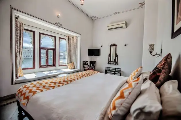 Premium Lake View Room
