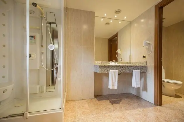 Superior Dört Kişilik Oda (2 adults + 2 children )