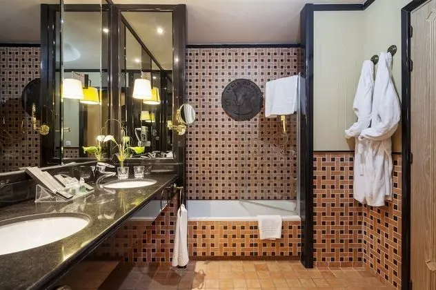 Junior Stüdyo Süit