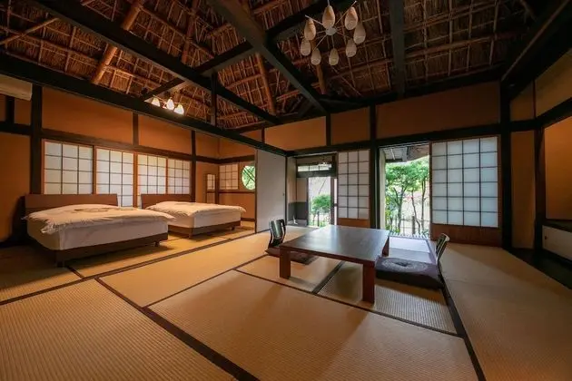 Traditional Ev (Japanese Style, Hoteinoma)