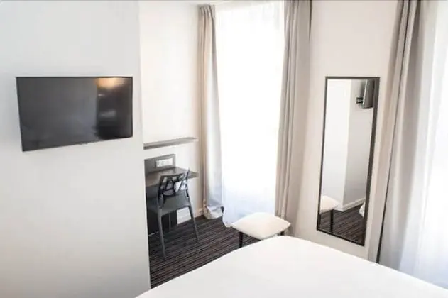 Classic Tek Büyük Yataklı Oda