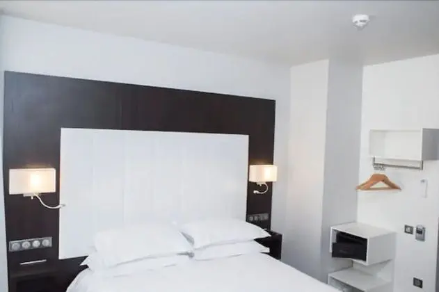 Classic Tek Büyük Yataklı Oda