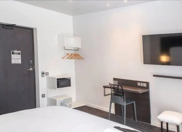 Classic Tek Büyük Yataklı Oda