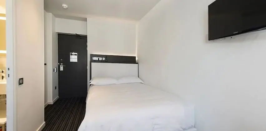 Club Tek Kişilik Oda