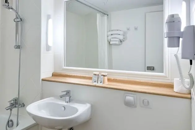 Standard Tek Büyük veya İki Ayrı Yataklı Oda