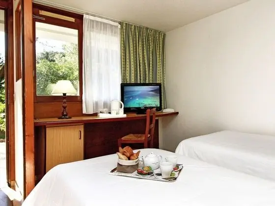 Standard Tek Büyük veya İki Ayrı Yataklı Oda