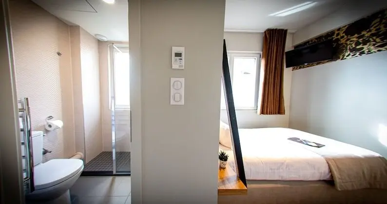 Comfort Tek Büyük Yataklı Oda