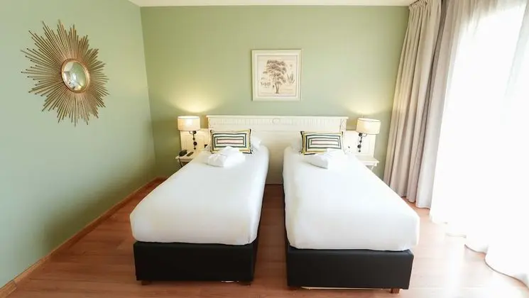 Comfort Tek Büyük veya İki Ayrı Yataklı Oda