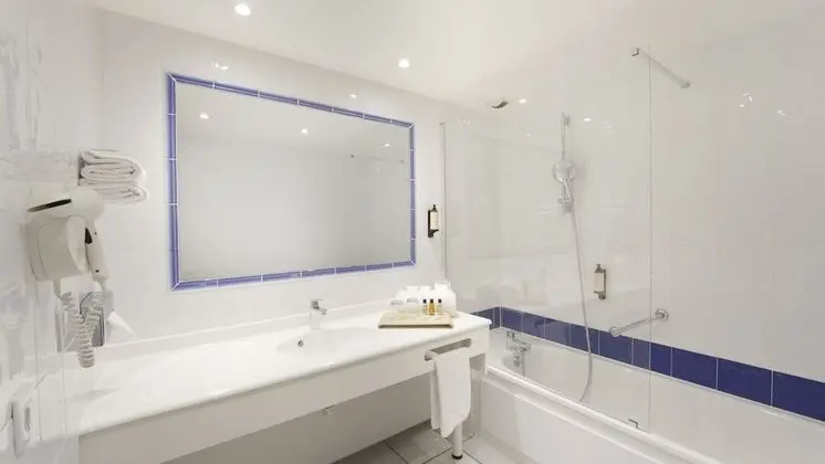 Comfort Tek Büyük veya İki Ayrı Yataklı Oda