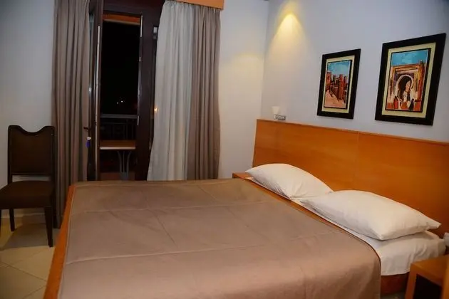 Tek Büyük Yataklı Oda