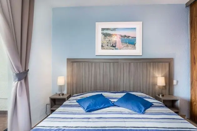 Classic Tek Büyük Yataklı Oda