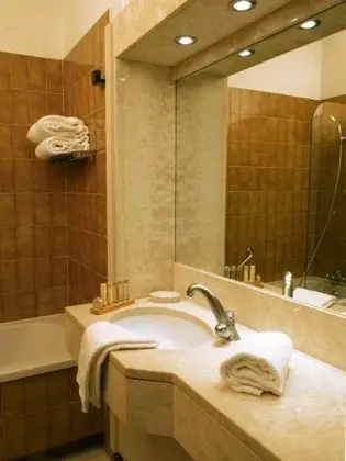 Deluxe Tek Büyük veya İki Ayrı Yataklı Oda