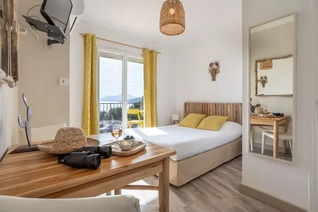 Superior Tek Büyük Yataklı Oda, Balkon, Deniz Manzaralı (bois flotté)
