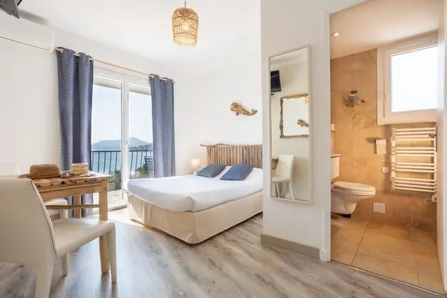 Superior Tek Büyük Yataklı Oda, Balkon, Deniz Manzaralı (bois flotté)