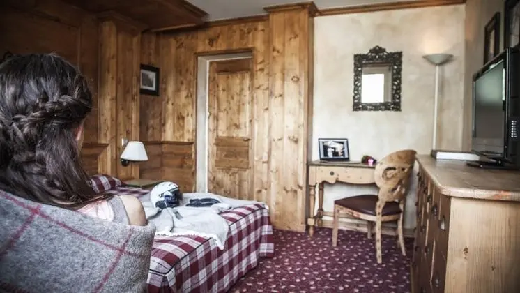 Standard Tek Büyük veya İki Ayrı Yataklı Oda, Balkon, Dağ Manzaralı (Village facing)