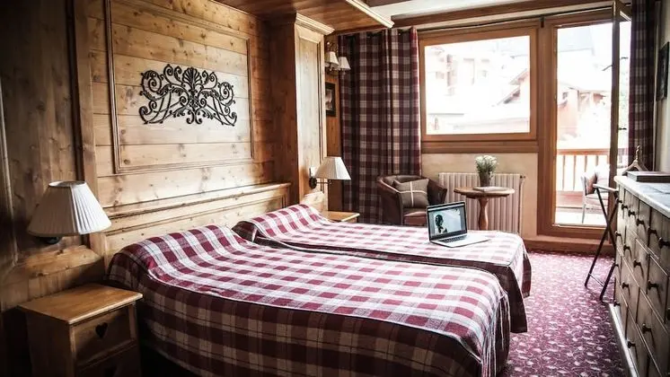 Standard Tek Büyük veya İki Ayrı Yataklı Oda, Balkon, Dağ Manzaralı (South Facing)