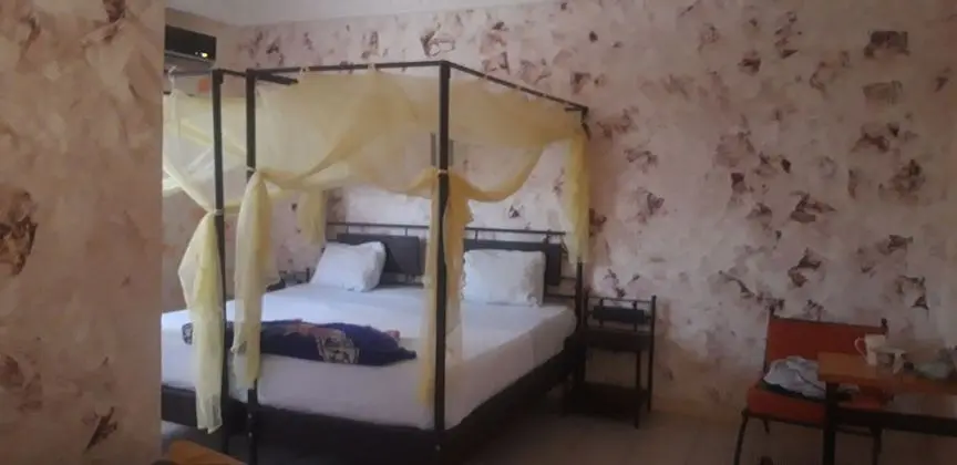 Basic Büyük Yataklı Tek Kişilik Oda, 1 Büyük (Queen) Boy Yatak, Sigara İçilmez, Havuz Manzaralı