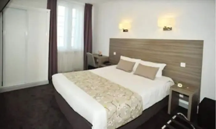 Standard Tek Büyük Yataklı Oda