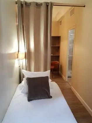 Üç Kişilik Oda