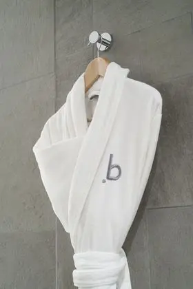 Design Tek Büyük Yataklı Oda (with Shower)