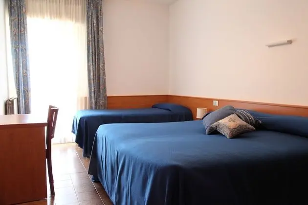 Üç Kişilik Oda, Dağ Manzaralı