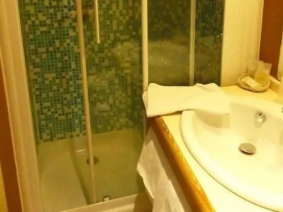 Standard Tek Büyük Yataklı Oda, Banyolu/Duşlu