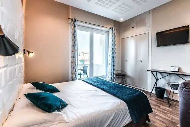 Comfort Tek Büyük veya İki Ayrı Yataklı Oda, Teras, Deniz Manzaralı