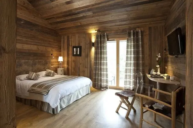 Premium Tek Büyük Yataklı Oda