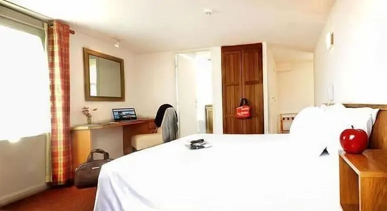 Standard Tek Büyük veya İki Ayrı Yataklı Oda, 1 Çift Kişilik veya 2 Tek Kişilik Yatak