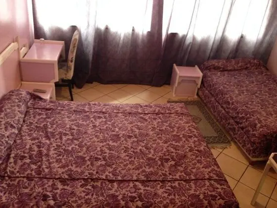 Üç Kişilik Oda